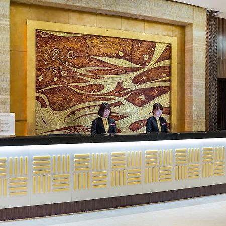 Crowne Plaza Yantai Sea View By Ihg Hotel ภายนอก รูปภาพ