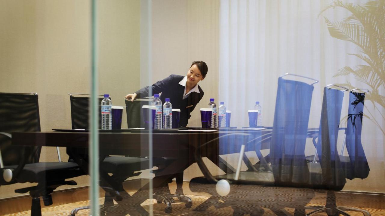 Crowne Plaza Yantai Sea View By Ihg Hotel ภายนอก รูปภาพ