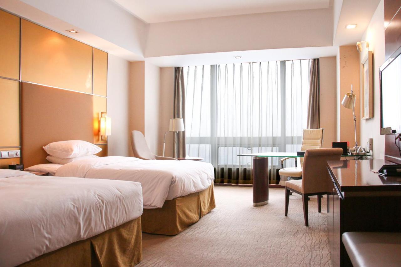 Crowne Plaza Yantai Sea View By Ihg Hotel ภายนอก รูปภาพ