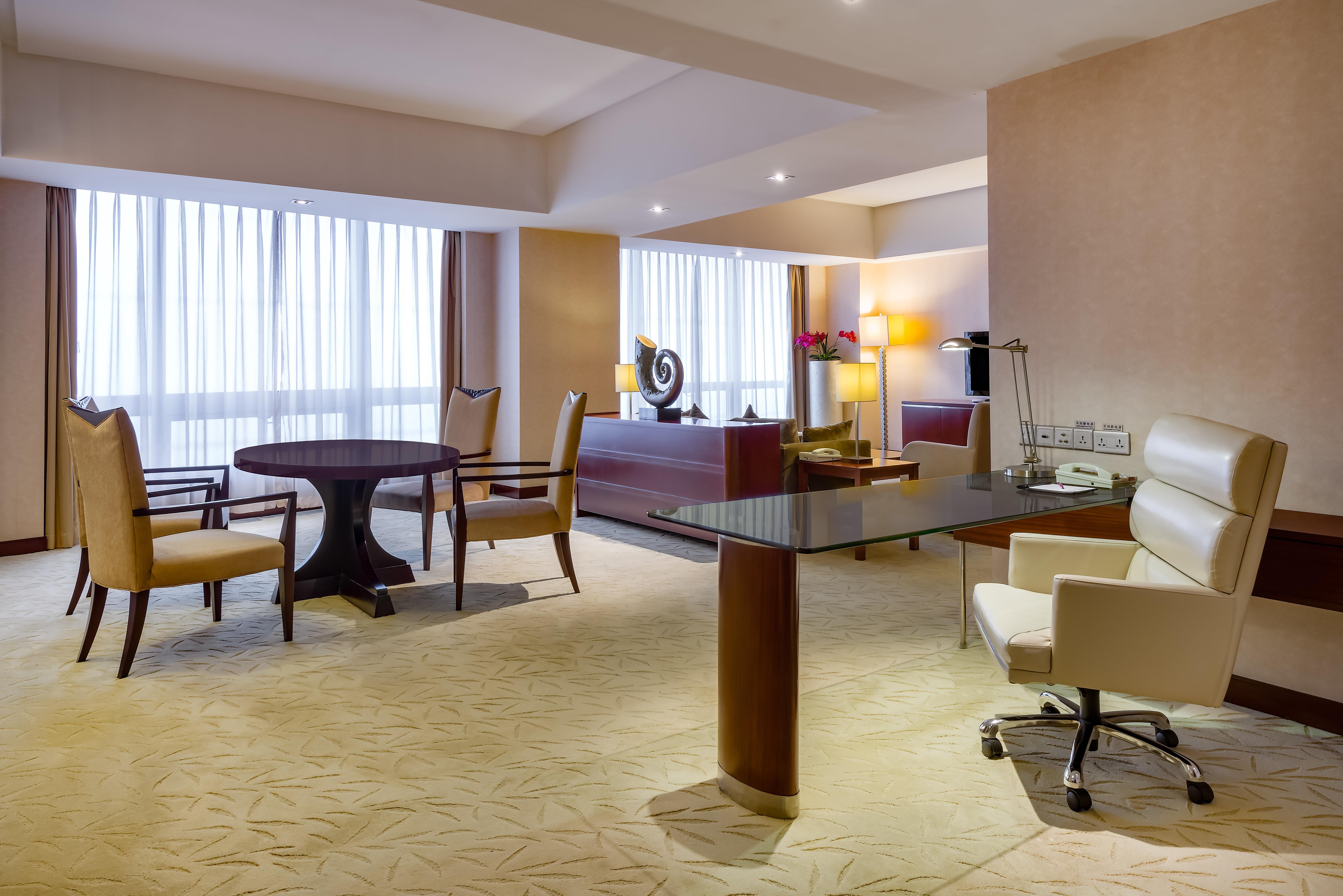 Crowne Plaza Yantai Sea View By Ihg Hotel ภายนอก รูปภาพ