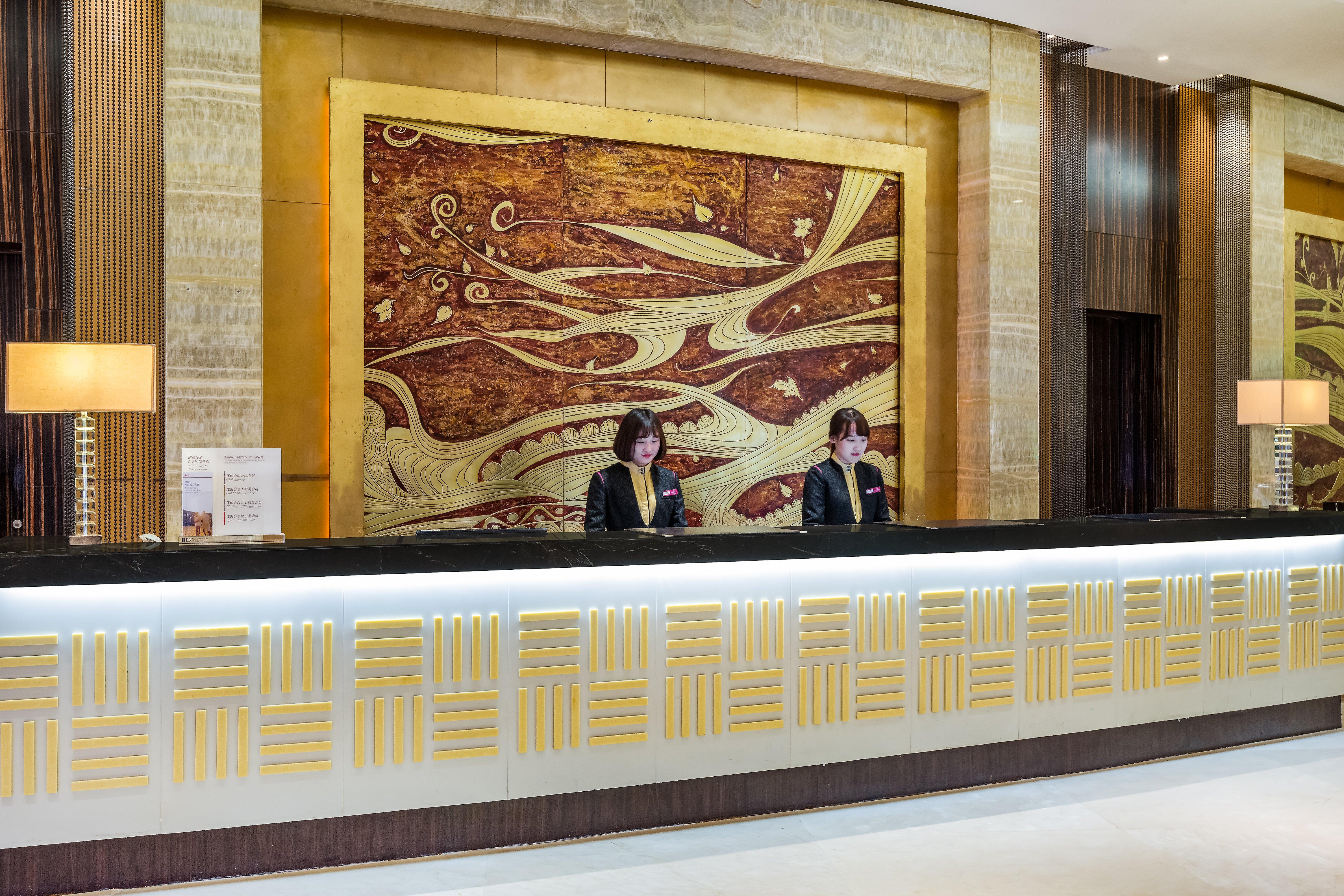 Crowne Plaza Yantai Sea View By Ihg Hotel ภายนอก รูปภาพ
