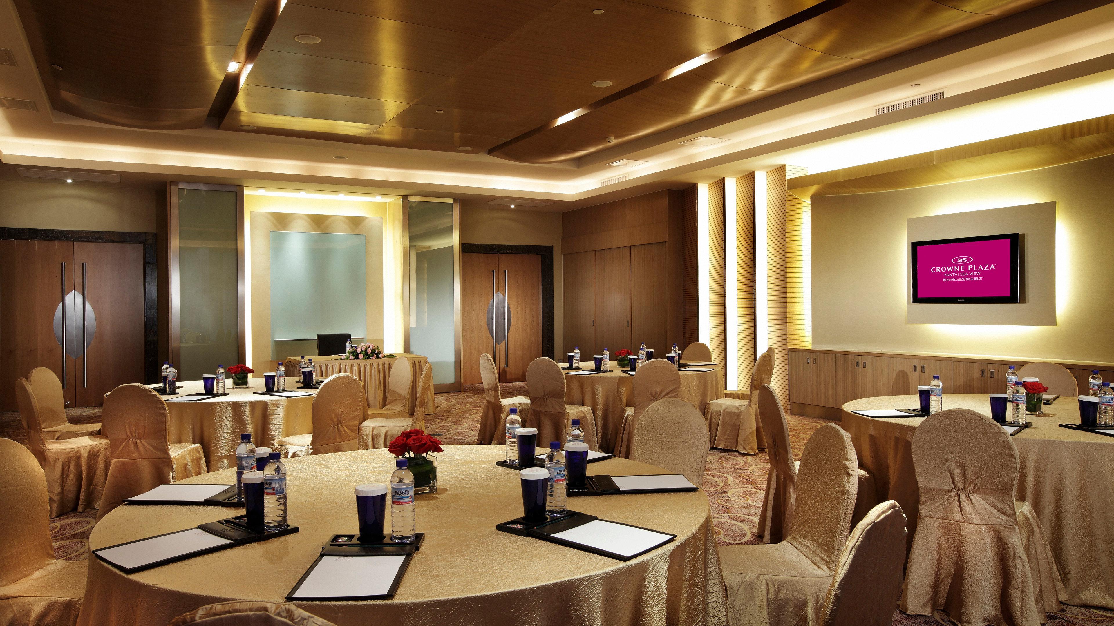 Crowne Plaza Yantai Sea View By Ihg Hotel ภายนอก รูปภาพ