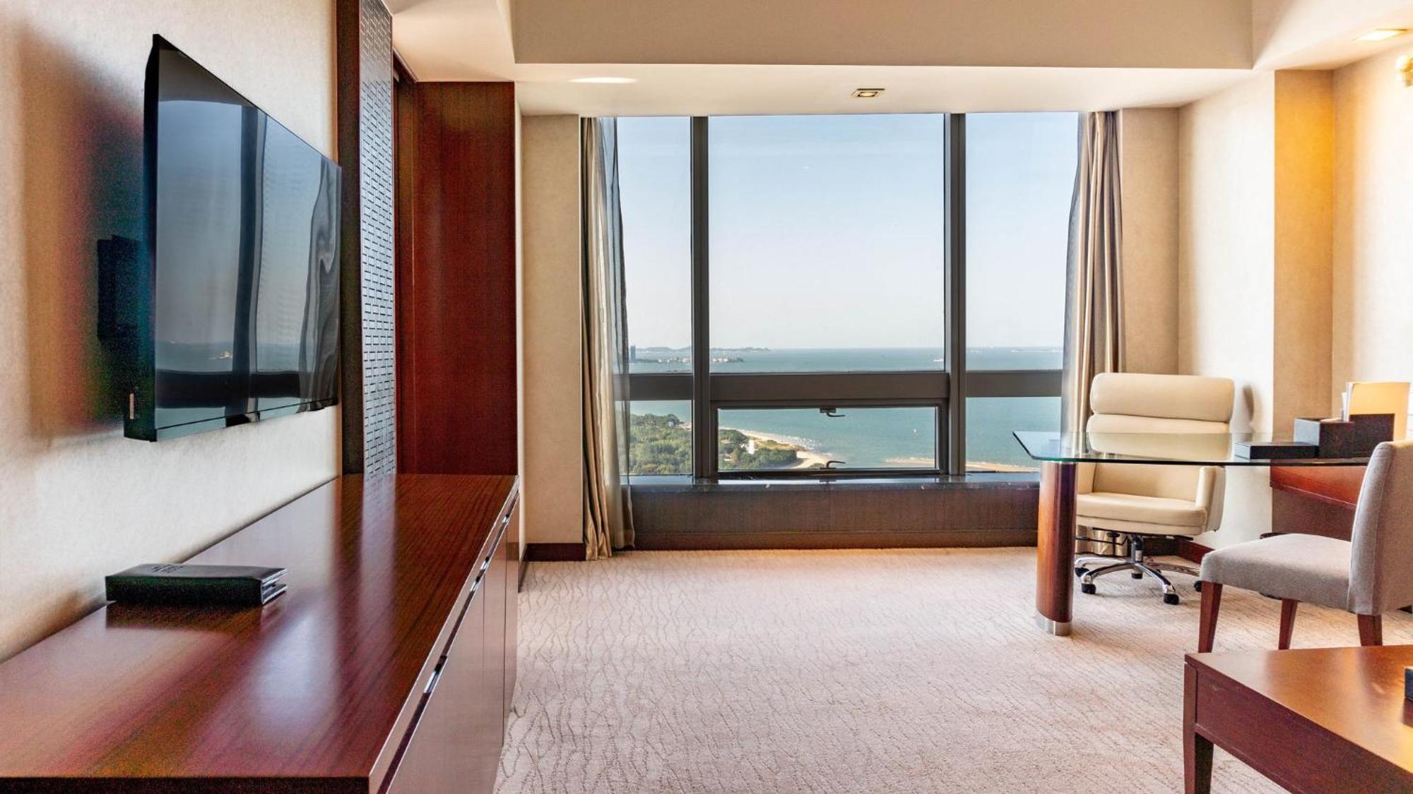 Crowne Plaza Yantai Sea View By Ihg Hotel ภายนอก รูปภาพ