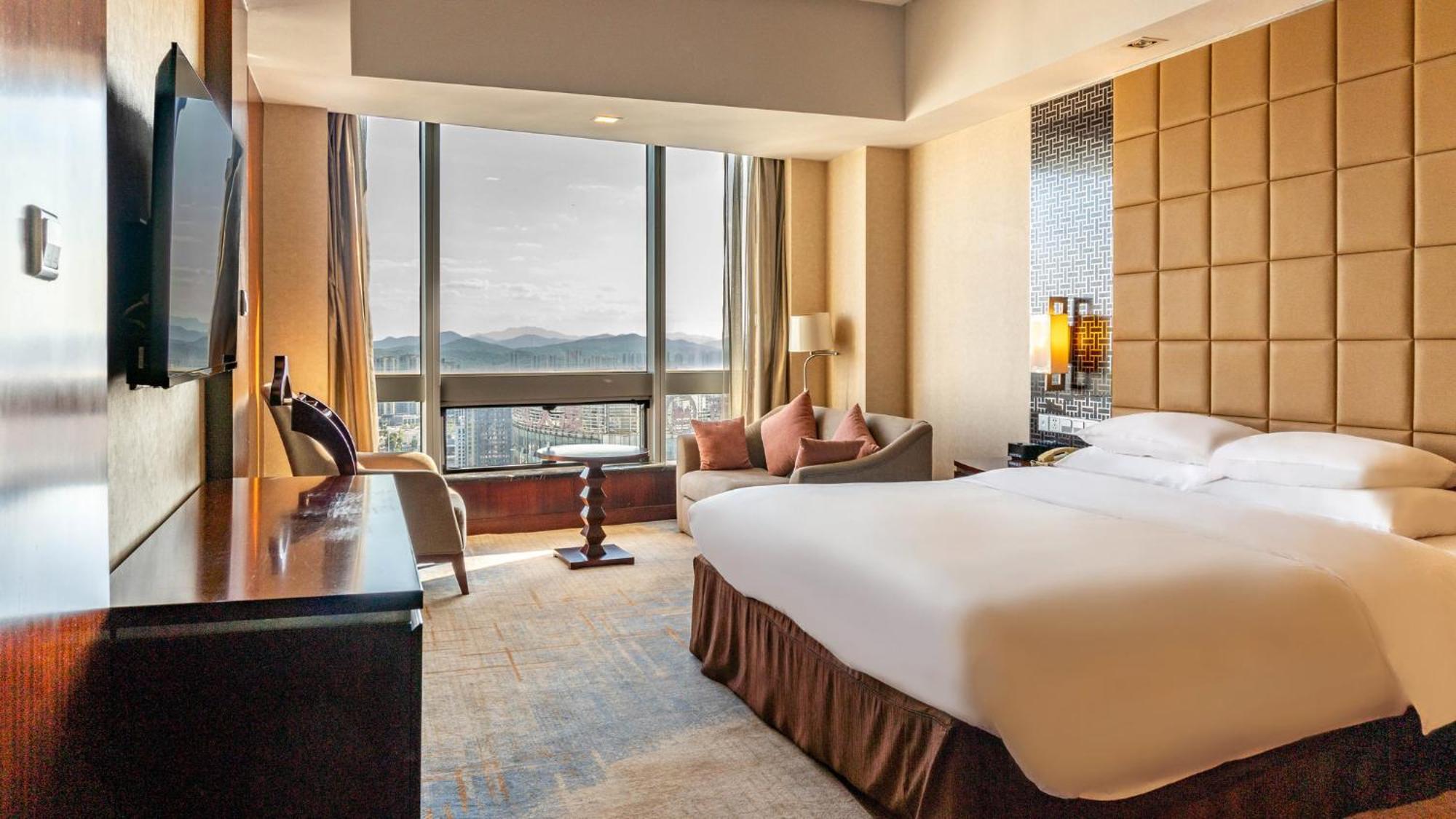 Crowne Plaza Yantai Sea View By Ihg Hotel ภายนอก รูปภาพ